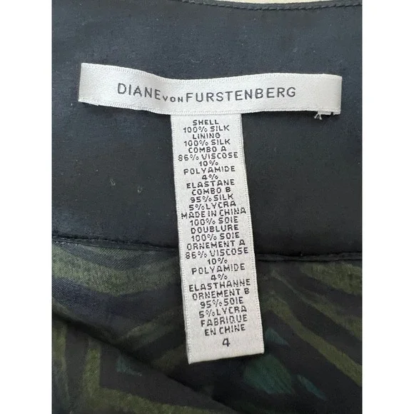 Diane von Furstenberg Gunita Mini Skirt Green Blue Open Work Wave Print SZ 4 - Picture 8 of 14
